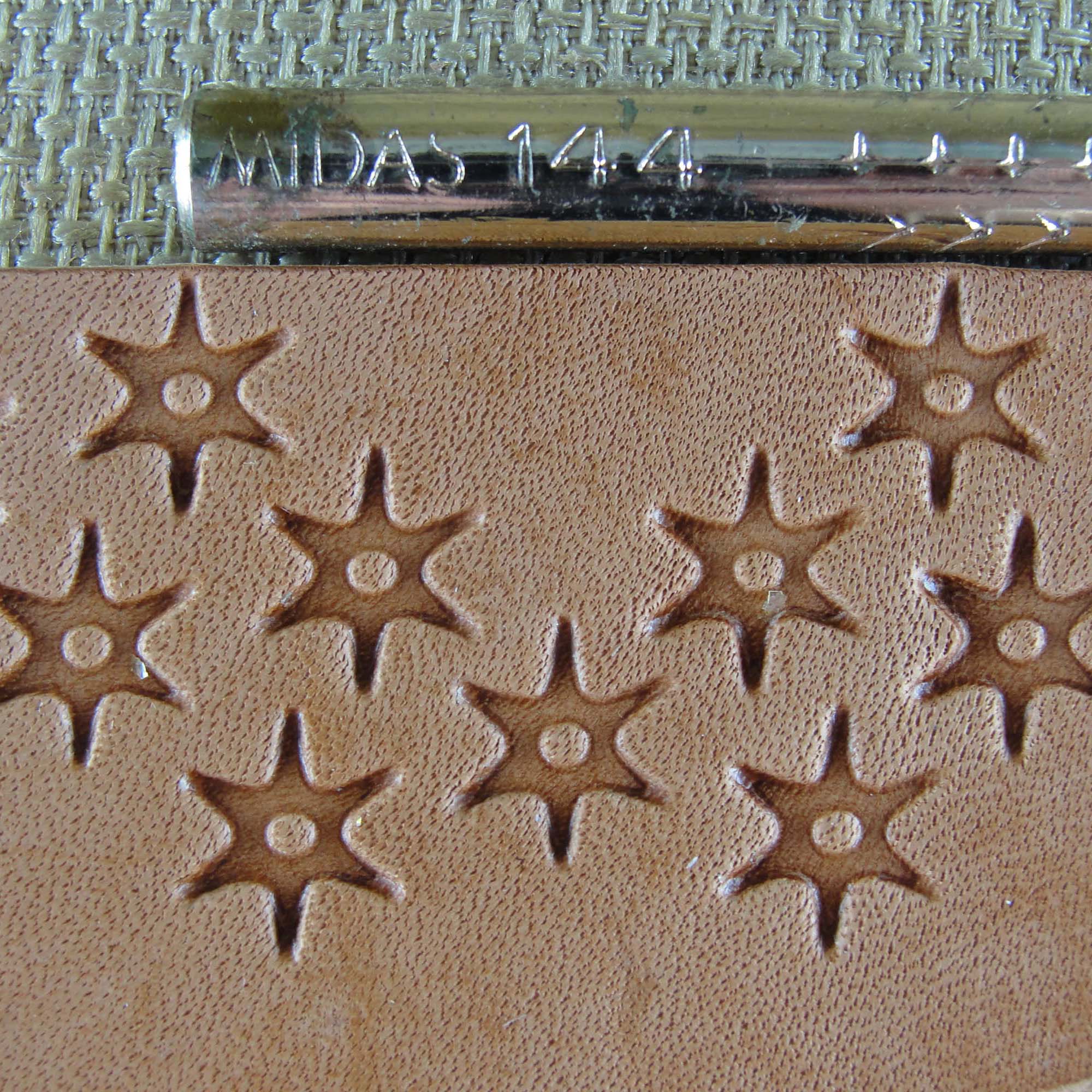 144 Geometric [USED]