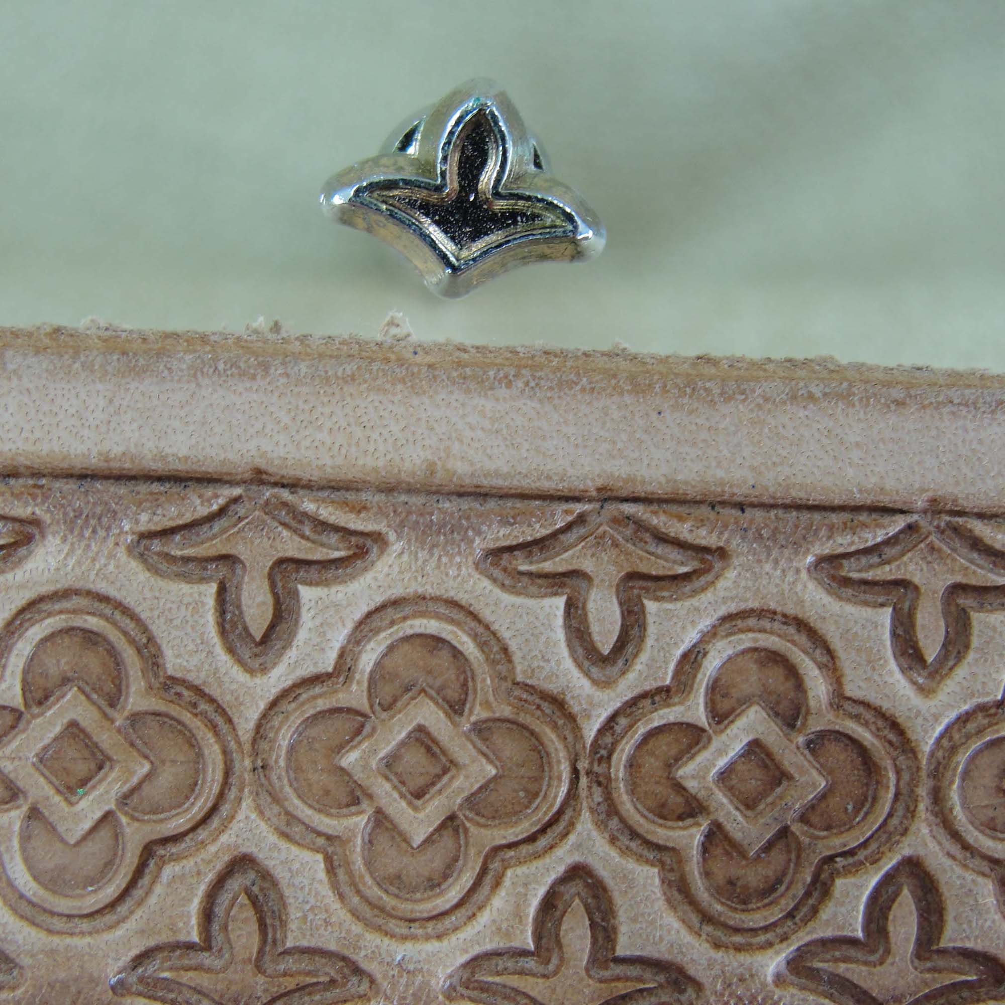 315 Floral Accent [USED]