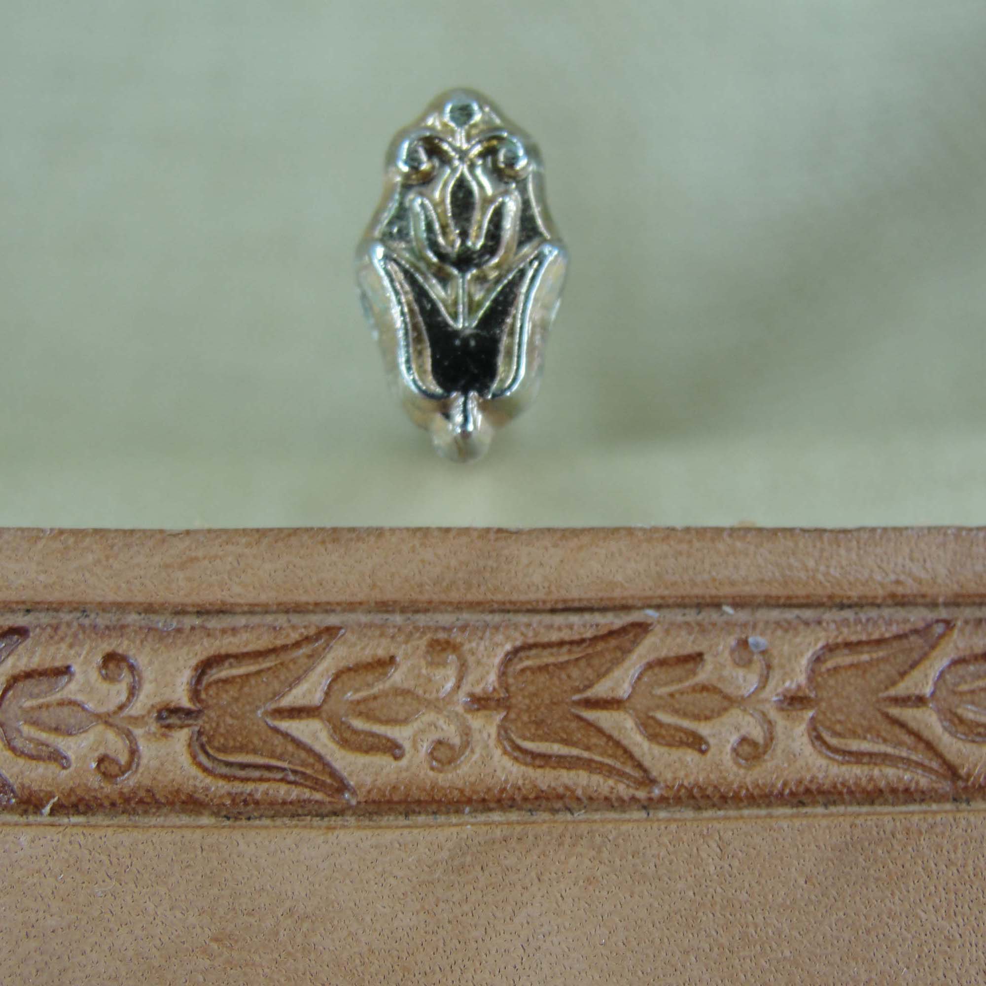 303 Floral Accent [USED]
