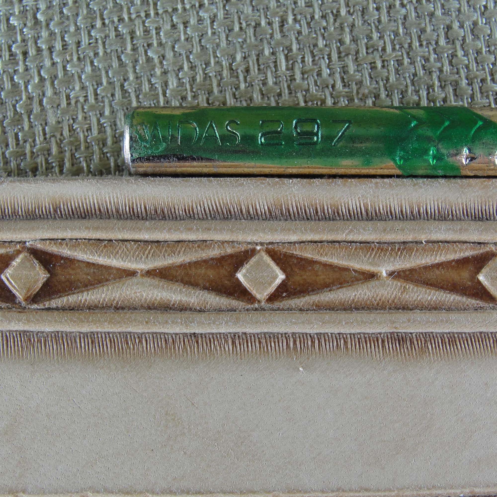 297 Geometric Border [USED]