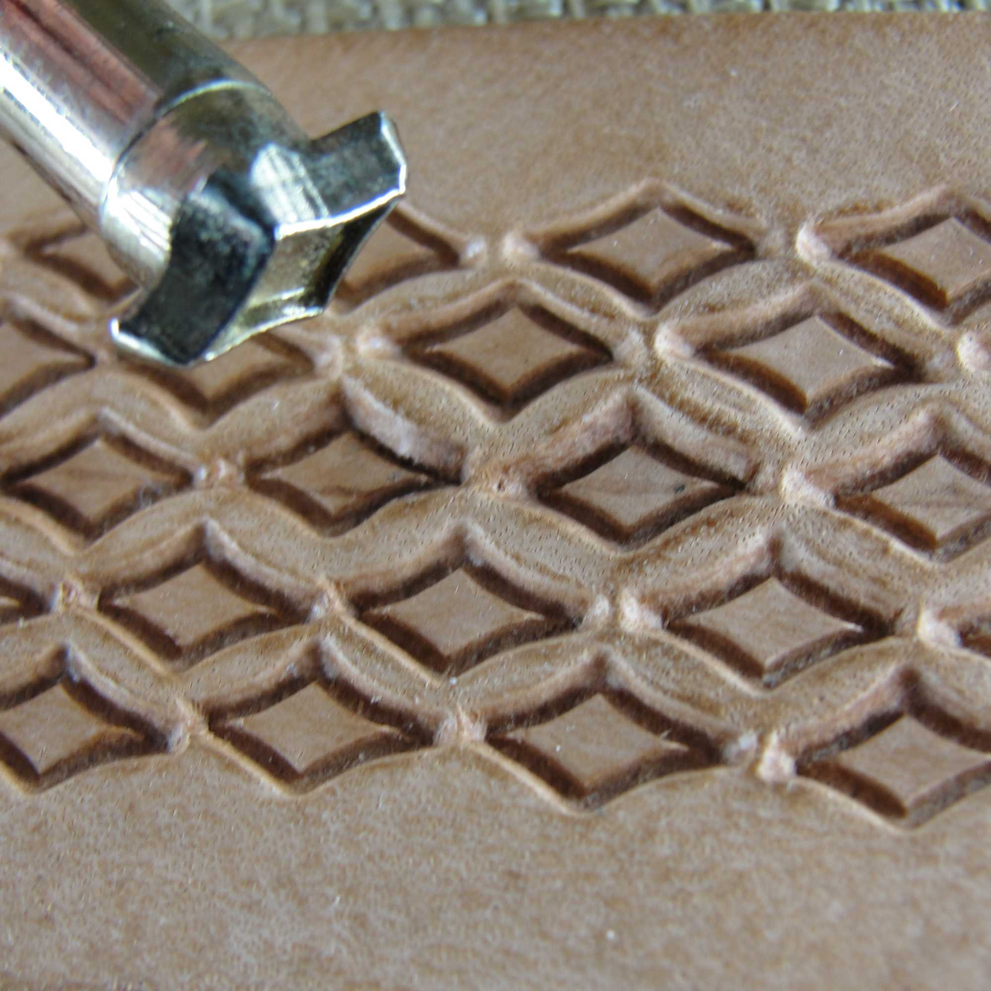 305 Diamond Geometric [USED]